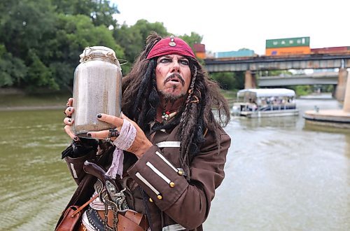 RUTH BONNEVILLE / WINNIPEG FREE PRESS
Todd Douglas has taken a deep dive into the Pirates of the Caribbean movie franchise, memorizing catchphrases and sourcing props to enhance his pirate getup.