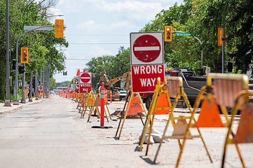 Daniel Crump / Winnipeg Free Press. Crews work on a stretch of Stafford Street, from Corydon Avenue to Pembina Highway. The City of Winnipeg&#x2019;s annual road construction program is underway with nearly 200 construction projects planned city-wide.June 27, 2022.