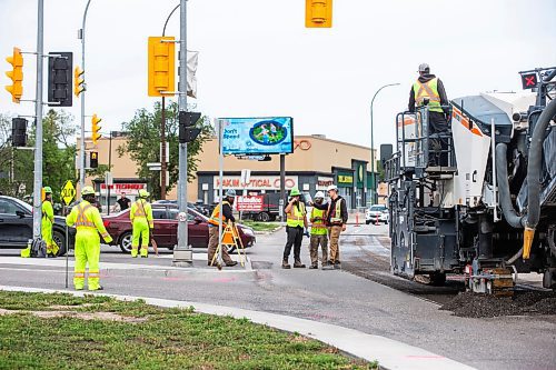 MIKAELA MACKENZIE / WINNIPEG FREE PRESS

A large construction site on southbound Pembina at McGillvray slows down and even stops traffic on Thursday, Aug. 10, 2023. The city is putting out a public warning to urge drivers to slow down and calm down around road crews and construction. For Joyanne story.
Winnipeg Free Press 2023.