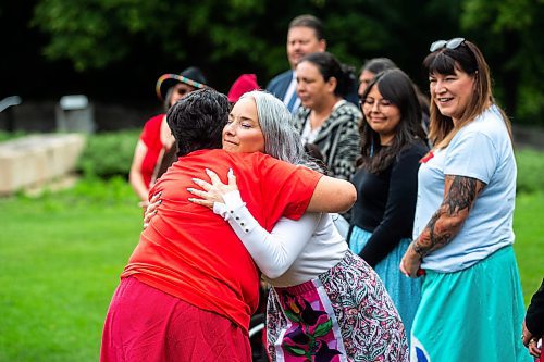 MIKAELA MACKENZIE / WINNIPEG FREE PRESS

Nahanni Fontaine, NDP spokesperson for MMIWG2S, hugs Delores Daniels, mother of Serena McKay, before a campaign announcement with NDP leader Wab Kinew and MMIWG2S family members on Friday, Aug. 11, 2023. For Carol story.
Winnipeg Free Press 2023.