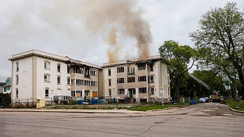 JOHN WOODS / WINNIPEG FREE PRESS
Fire fighters were called to a fire in a building on Mountain at Aikins in Winnipeg, Sunday, August 13, 2023. 

Reporter: gabby