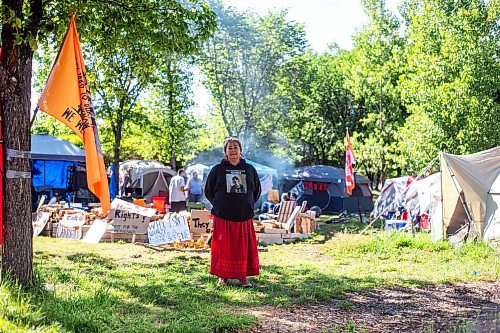 MIKAELA MACKENZIE / WINNIPEG FREE PRESS

Pamela Myran, mother of Marcedes Myran, at Camp Marcedes (beside the Canadian Museum for Human Rights) on Monday, Aug. 14, 2023. For Cierra Bettens story.
Winnipeg Free Press 2023