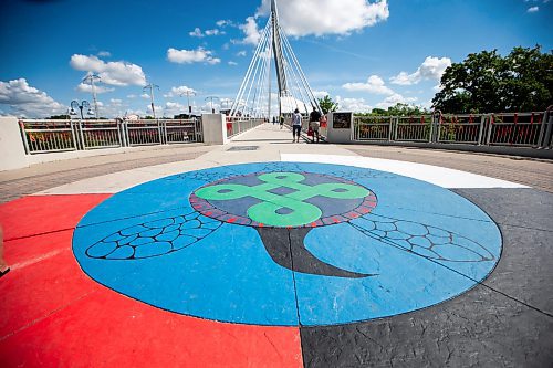 MIKAELA MACKENZIE / WINNIPEG FREE PRESS

A new mural painted at Camp Marcedes (beside the Canadian Museum for Human Rights) on Monday, Aug. 14, 2023. For Cierra Bettens story.
Winnipeg Free Press 2023