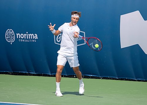 Mike Thiessen / Winnipeg Free Press 
UK&#x2019;s Liam Broady, who beat the No. 4 ranked tennis player in the world at Wimbledon last month, plays UK&#x2019;s Billy Harris at the Winnipeg National Bank Challenger tennis tournament. For Taylor Allen. 230817 &#x2013; Thursday, August 17, 2023