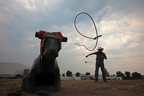18082023
Denver Gompf of Oak Lake practices his roping at the Virden Indoor Rodeo and Wild West Daze on Friday. (Tim Smith/The Brandon Sun)