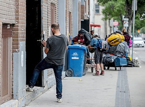 JOHN WOODS / WINNIPEG FREE PRESS
Door locks are changed as people are evicted from 743 Sargent Ave. in Winnipeg, Monday, August  21, 2023. 

Reporter: ?