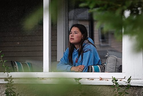 JOHN WOODS / WINNIPEG FREE PRESS
Abby Nevitt, an fire evacuee from Yellowknife, is photographed at a family friend&#x2019;s home in Winnipeg, Monday, August  21, 2023. Nevitt is hopeful that she will be able to return home soon.

Reporter: Abas