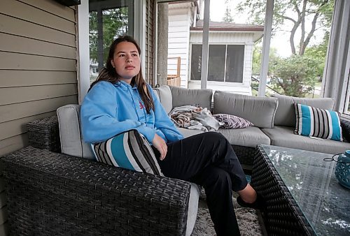 JOHN WOODS / WINNIPEG FREE PRESS
Abby Nevitt, an fire evacuee from Yellowknife, is photographed at a family friend&#x2019;s home in Winnipeg, Monday, August  21, 2023. Nevitt is hopeful that she will be able to return home soon.

Reporter: Abas