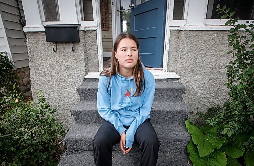 JOHN WOODS / WINNIPEG FREE PRESS
Abby Nevitt, an fire evacuee from Yellowknife, is photographed at a family friend&#x2019;s home in Winnipeg, Monday, August  21, 2023. Nevitt is hopeful that she will be able to return home soon.

Reporter: Abas