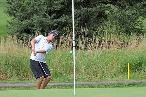 Jackson Delaurier defeated Cashe McNabb 4 and 3 after starting 5 up through six holes. (Thomas Friesen/The Brandon Sun)