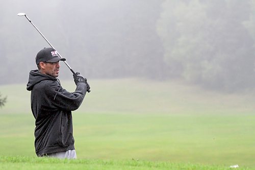 Doug Stinchcombe putted from the trees on the second hole and saved par during a wild seventh-flight match at the Tamarack golf tournament on Tuesday afternoon at Clear Lake Golf Course. (Photos by Thomas Friesen/The Brandon Sun)