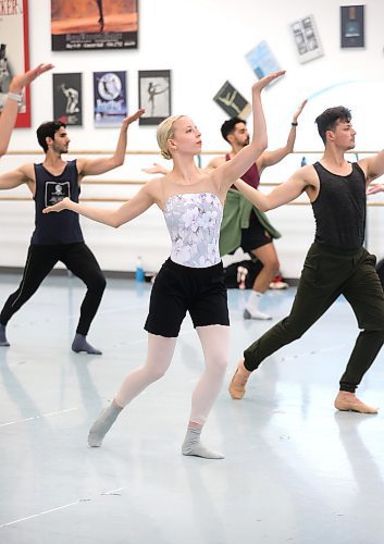 RUTH BONNEVILLE / WINNIPEG FREE PRESS

ENT - RWB Snow White rehearsal 

JULIANNA GENEROUX, rehearses for the upcoming Snow White performances with other company dancers in their studio Monday. 


August 21st,, 2023

