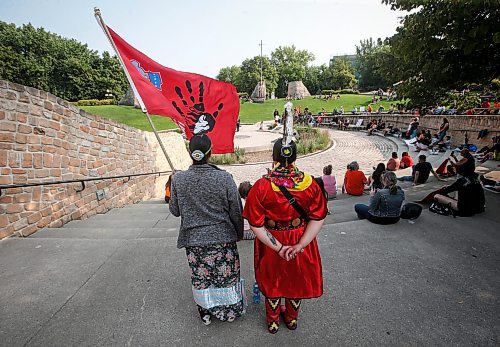 JOHN WOODS / WINNIPEG FREE PRESS
People attend a Search The Landfill rally at the Forks in Winnipeg, Sunday, July 30, 2023. 

Reporter: kitching