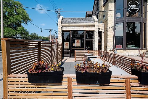 MIKE DEAL / WINNIPEG FREE PRESS
Cinnzeo, a bakery with sites across Canada, is opening in the former Maque location at 909 Dorchester Avenue
230828 - Monday, August 28, 2023.