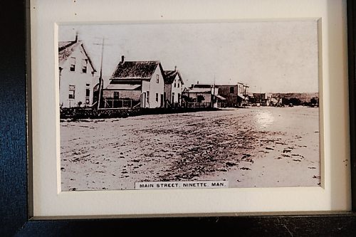 MIKE DEAL / WINNIPEG FREE PRESS
Historical photos hang on the wall of the local laundry in the town of Ninette, MB.
See Ben Waldman story
230815 - Tuesday, August 15, 2023.