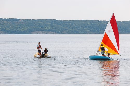 MIKE DEAL / WINNIPEG FREE PRESS
Ben&#xa0;Schwartz (second from right), 13, and Jace&#xa0;Garabed (right), 10, during their learn to sail class at the Pelican Yacht Club on Pelican Lake in the town of Ninette, MB.
See Ben Waldman story
230815 - Tuesday, August 15, 2023.