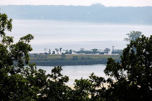 MIKE DEAL / WINNIPEG FREE PRESS
Pelican Lake and the town of Ninette, MB.
See Ben Waldman story
230815 - Tuesday, August 15, 2023.