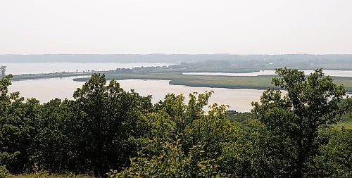 MIKE DEAL / WINNIPEG FREE PRESS
Pelican Lake and the town of Ninette, MB.
See Ben Waldman story
230815 - Tuesday, August 15, 2023.