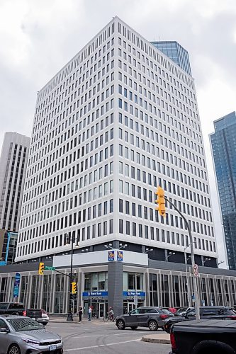 Mike Thiessen / Winnipeg Free Press 
Office space at 220 Portage Avenue is up for sale. For Gabrielle Pich&#xe9;. 230829 &#x2013; Tuesday, August 29, 2023