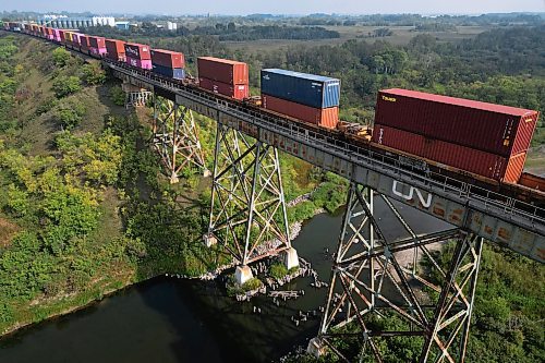 29082023
A train passes over the Rivers trestle on a smoky Tuesday morning.
(Tim Smith/The Brandon Sun)