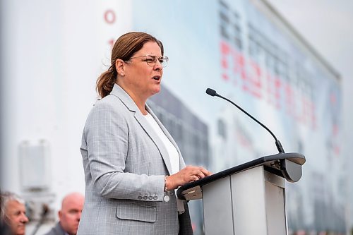 MIKAELA MACKENZIE / WINNIPEG FREE PRESS

Premier Heather Stefanson announces the first tenant, Fastfrate group, at the CentrePort Canada Rail Park on Tuesday, Aug. 1, 2023. For Gabby Piche story.
Winnipeg Free Press 2023