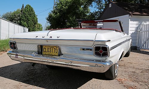 The rear chrome bumper on Ann and Keith Watt's 1963 Plymouth Fury convertible in Brandon on Thursday. (Michele McDougall/The Brandon Sun)