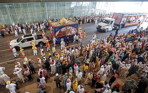 JOHN WOODS / WINNIPEG FREE PRESS
Members of the Manitoba Sikh community celebrate at the Nagar Kirtan parade, an annual celebration of the Guru Granth Sahib, the holy scripture of Sikhism in downtown Winnipeg Sunday, September 3, 2023. 

Re: Abas