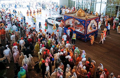 JOHN WOODS / WINNIPEG FREE PRESS
Members of the Manitoba Sikh community celebrate at the Nagar Kirtan parade, an annual celebration of the Guru Granth Sahib, the holy scripture of Sikhism in downtown Winnipeg Sunday, September 3, 2023. 

Re: Abas