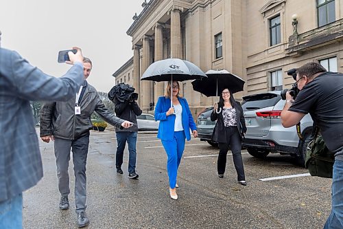 MIKE DEAL / WINNIPEG FREE PRESS
Leader of the Manitoba PC party, Heather Stefanson, along with Kathryn Gerard, Clerk of Executive Counsel, heads to Government House to request Lt.-Gov. Anita Neville dissolve the legislative assembly.
230905 - Tuesday, September 05, 2023.