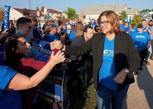 DAVID LIPNOWSKI / WINNIPEG FREE PRESS

Progressive Conservative Party of Manitoba leader and Premier of Manitoba Heather Stefanson meets and greets supporters at Kirkbridge Park Wednesday September 6, 2023.
