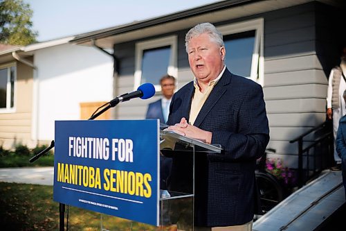 MIKE DEAL / WINNIPEG FREE PRESS
Scott Johnston, PC candidate for Assiniboia, during a campaign announcement in Winnipeg&#x2019;s Westdale neighbourhood Thursday morning.
See Carol Sanders story
230907 - Thursday, September 07, 2023.