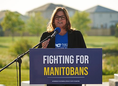 DAVID LIPNOWSKI / WINNIPEG FREE PRESS

Progressive Conservative Party of Manitoba leader and Premier of Manitoba Heather Stefanson speaks to supporters at Kirkbridge Park Wednesday September 6, 2023.