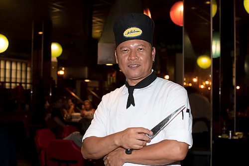BROOK JONES / WINNIPEG FREE PRESS
Ichiban Japanese Steakhouse chef Edwin Delacruz is pictured at the local restaurant in Winnipeg, Man., Wednesday, Sept. 6, 2023. The art of Teppanyaki or iron cooking has been a Japanese tradition for more than 5,000. years. The Japanese steakhouse at 185 Carlton Street is celebrating its 50th anniversary. 