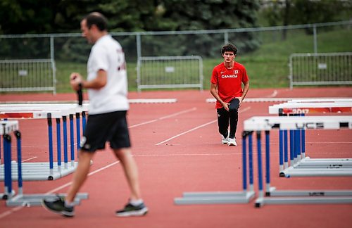 JOHN WOODS / WINNIPEG FREE PRESS
Noah Neves, a 800m runner with the Tough Track running club, is photographed at a training session at the University of Manitoba in Winnipeg Sunday, September 10, 2023. 

Reporter: sawatzky