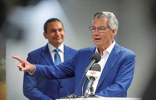 RUTH BONNEVILLE / WINNIPEG FREE PRESS

Local - Wab Doer Presser

Photo of Leader of the Manitoba NDP, Wab Kinew and ormer Premier of Manitoba, Gary Doer, hold press conference Manitoba NDP announcing Gary Doer as Advisor on Canada/US Trade at Inn at the Forks Tuesday. 
?????????? 


Sept  11th, 2023

