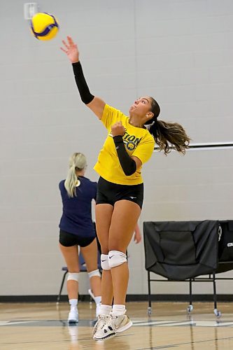 Shaunti Gill of Surrey, B.C., serves during Brandon University Bobcats women's volleyball practice on Tuesday. Gill is part of a massive rookie class under interim head coach Kailan Robinson. (Thomas Friesen/The Brandon Sun)