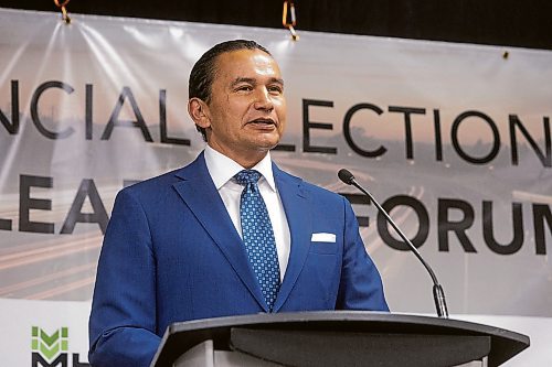 MIKE DEAL / WINNIPEG FREE PRESS
Premier Heather Stefanson (PC), Opposition Leader Wab Kinew (NDP) and Liberal Leader Dougald Lamont take part in the Manitoba Heavy Construction Association&#x2019;s Party Leaders Forum at the Holiday Inn Express, 1740 Ellice Avenue, early Tuesday morning.
See Gabby Piche story
230912 - Tuesday, September 12, 2023.