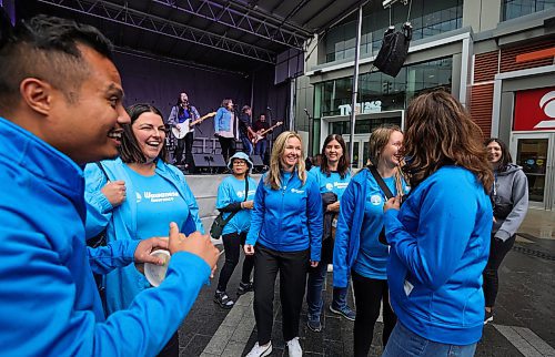 RUTH BONNEVILLE / WINNIPEG FREE PRESS

LOCAL - United Way

United Way Winnipeg volunteers celebrate to the music of Indian City on stage at the kick off for the Walk This Way Finish Line + 2023 Fundraising Campaign at True North Square Plaza, Friday. 


 
Sept  15th, 2023


