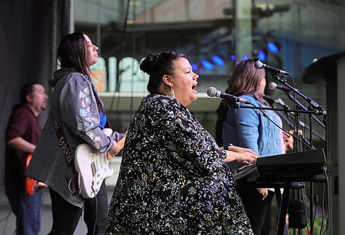 RUTH BONNEVILLE / WINNIPEG FREE PRESS

LOCAL - United Way

Folk, pop band,  Indian City performs  on stage at the kick off for the Walk This Way Finish Line + 2023 Fundraising Campaign at True North Square Plaza, Friday. 


 
Sept  15th, 2023

