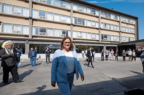MIKE DEAL / WINNIPEG FREE PRESS
PC party leader, Heather Stefanson, arrives for a campaign announcement outside the Quest Health Clinic, 367 Ellice Ave.
See Carol Sanders story
230918 - Monday, September 18, 2023.