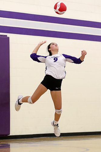 SERVE UP A STORM
Vincent Massey Vikings Ashton Andrew serves against the Crocus Plainsmen in the Brandon High School Volleyball League varsity girls opener at Massey on Tuesday. The Vikings won 3-0 (25-10, 25-3, 25-17) Jersey Hansen-Young led all attackers with 10 kills while Mackenzie Lyburn chipped in eight for the Vikings. Zoe Price served five aces. In the JV girls match, Massey won 3-0 (25-11, 25-14, 25-9. Zoe Redekop led the Vikings with six kills while Hayden Wharf added five. Kaitlyn Couckuyt and Hannah McGregor served three aces each. (Thomas Friesen/The Brandon Sun)