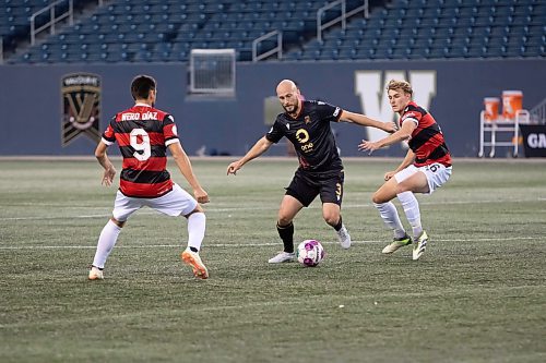 BROOK JONES / WINNIPEG FREE PRESS
Valour FC played to a 1-0 loss against Vancouver FC in Canadian Premier League action at IG Field in Winnipeg, Man., Wednesday, Sept 20, 2023. Pictured: Valour FC defender Jordan Markus Haynes controls the ball against Vancouver FC during first half play.