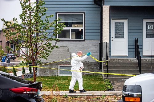 MIKAELA MACKENZIE / WINNIPEG FREE PRESS

Winnipeg Police Services investigates the scene at 234 Hazleton Drive, where Sukhdool Singh Gill was found deceased, on Thursday, Sept. 21, 2023.  For Erik story.
Winnipeg Free Press 2023