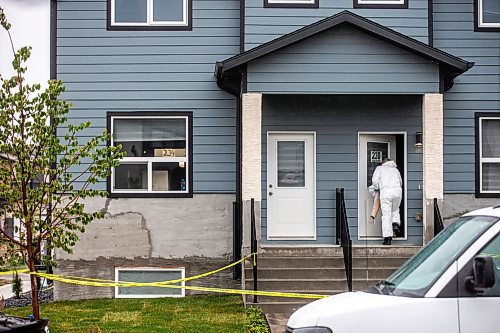 MIKAELA MACKENZIE / WINNIPEG FREE PRESS

Winnipeg Police Services investigates the scene at 234 Hazleton Drive, where Sukhdool Singh Gill was found deceased, on Thursday, Sept. 21, 2023.  For Erik story.
Winnipeg Free Press 2023