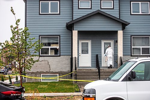 MIKAELA MACKENZIE / WINNIPEG FREE PRESS

Winnipeg Police Services investigates the scene at 234 Hazleton Drive, where Sukhdool Singh Gill was found deceased, on Thursday, Sept. 21, 2023.  For Erik story.
Winnipeg Free Press 2023