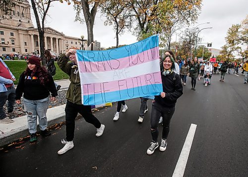 JOHN WOODS / WINNIPEG FREE PRESS
Trans rights activists and supporters gathered at the legislature and held a permit-less march down Broadway to the human rights museum in Winnipeg Sunday, September  24, 2023. 

Reporter: ?