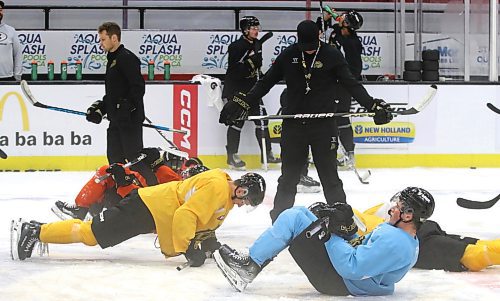 Brandon Wheat Kings players Rylen Roersma (yellow) and Tony Wilson (blue) are among the players doing pushups and situps under the watchful eye of assistant coach Mark Derlago after losing a drill during practice at Westoba Place on Monday. (Perry Bergson/The Brandon Sun)
Sept. 25, 2023