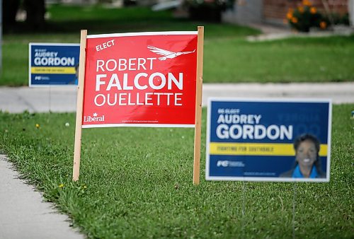 JOHN WOODS / WINNIPEG FREE PRESS
Election signage in Southdale, Winnipeg Monday, September  25, 2023. 

Reporter: macintosh
