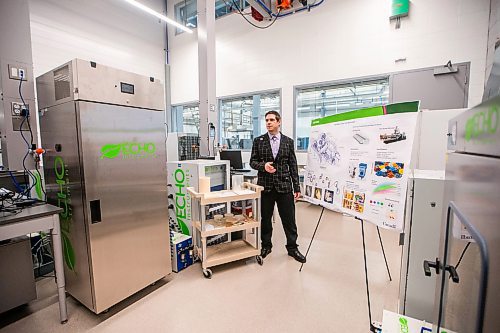 MIKAELA MACKENZIE / WINNIPEG FREE PRESS

Michael Snowdon, research officer, shows the polymer biodegradability lab at the National Research Council of Canada&#x573; new advanced manufacturing facility in Winnipeg on Tuesday, Sept. 26, 2023. For Gabby story.
Winnipeg Free Press 2023.