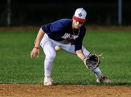 JOHN WOODS / WINNIPEG FREE PRESS
Baseball player Nate Lodewyks practices at Koskie Field in Winnipeg Tuesday, September 26, 2023. 

Reporter: josh